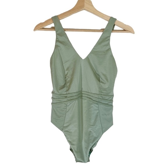 Buff Bunny Pleat The Fifth One Piece Swimsuit Size Small - Picture 3 of 10